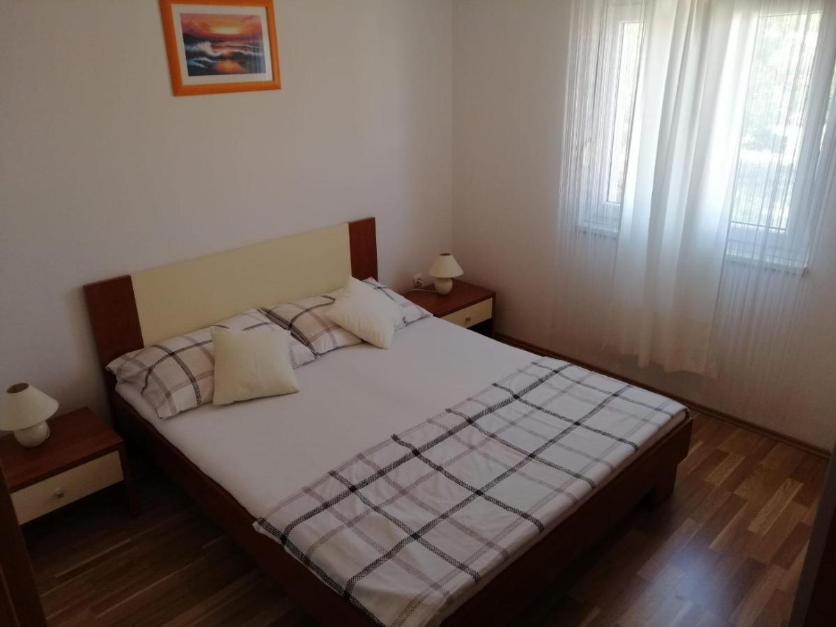 Apartments Ruzmarin Vrsi Exterior photo