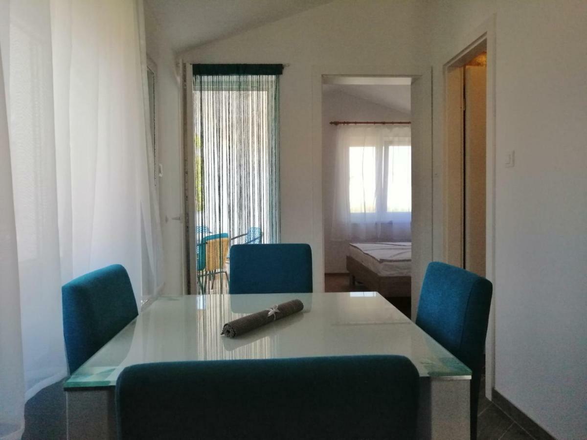 Apartments Ruzmarin Vrsi Exterior photo