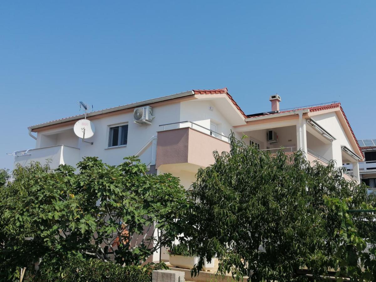 Apartments Ruzmarin Vrsi Exterior photo